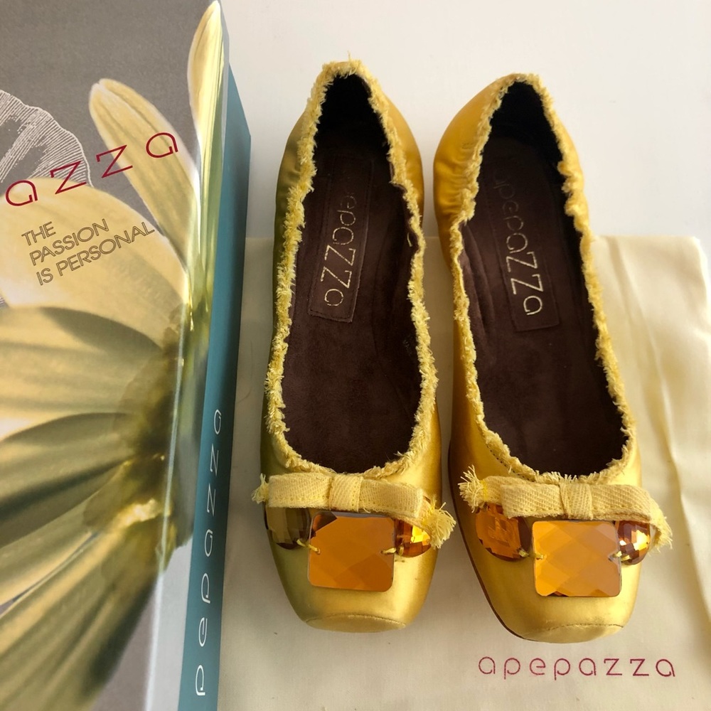APEPAZZA ballet flat